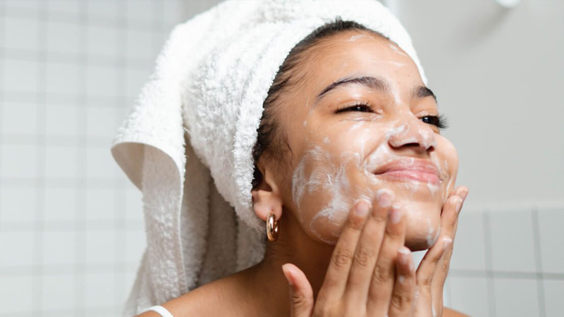 Important tips for taking care of oily skin in summer